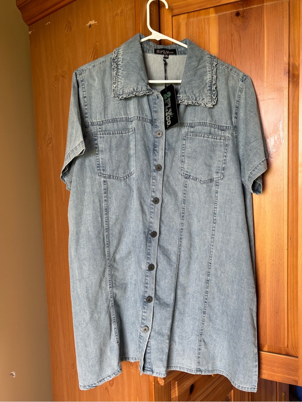 Light Blue Denim Short-Sleeve Button-Up Shirt - Casual Women’s Dress